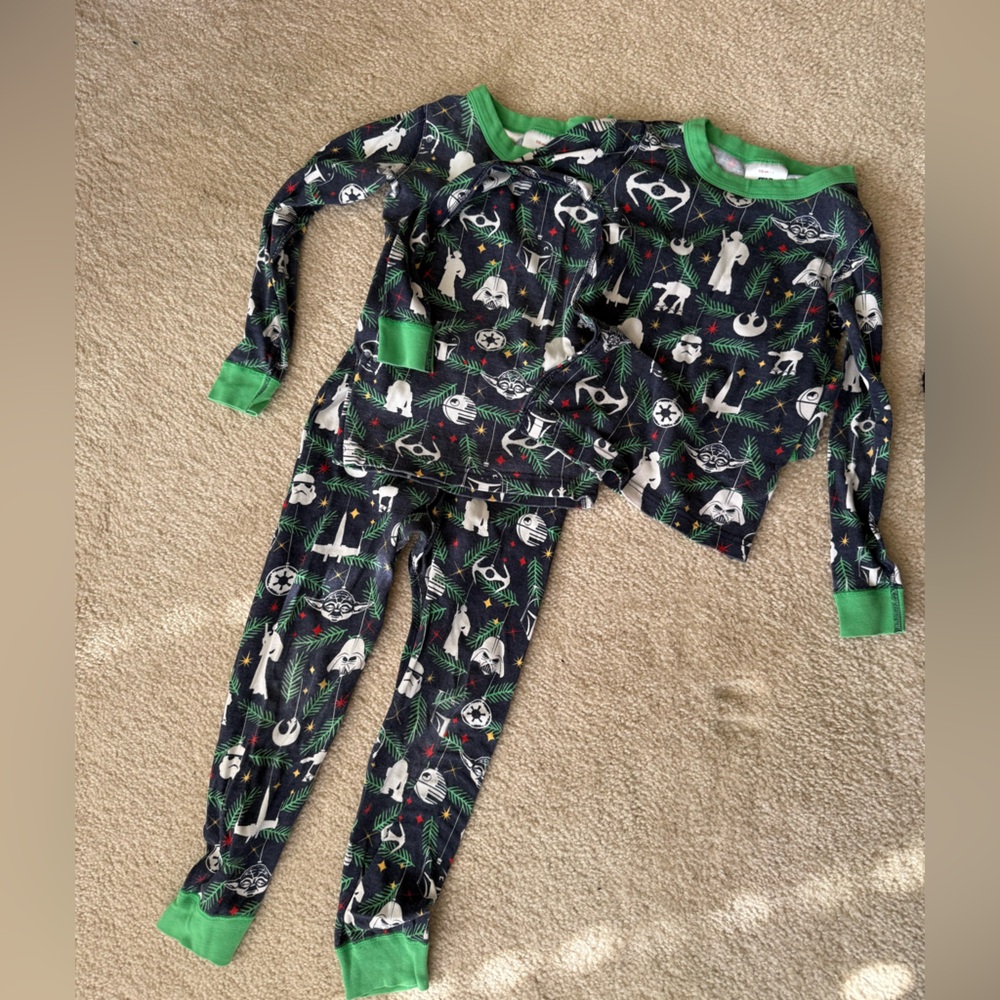 Hanna Andersson Star Wars Holiday Pajama Set - 2 tops and 1 bottom